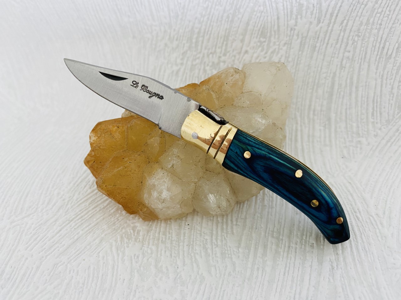Mini couteau de poche 11 cm LAGUIOLE au prix de 8,50 euros .